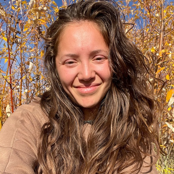 Meet your Posher, Cassy - Picture 2 of 4